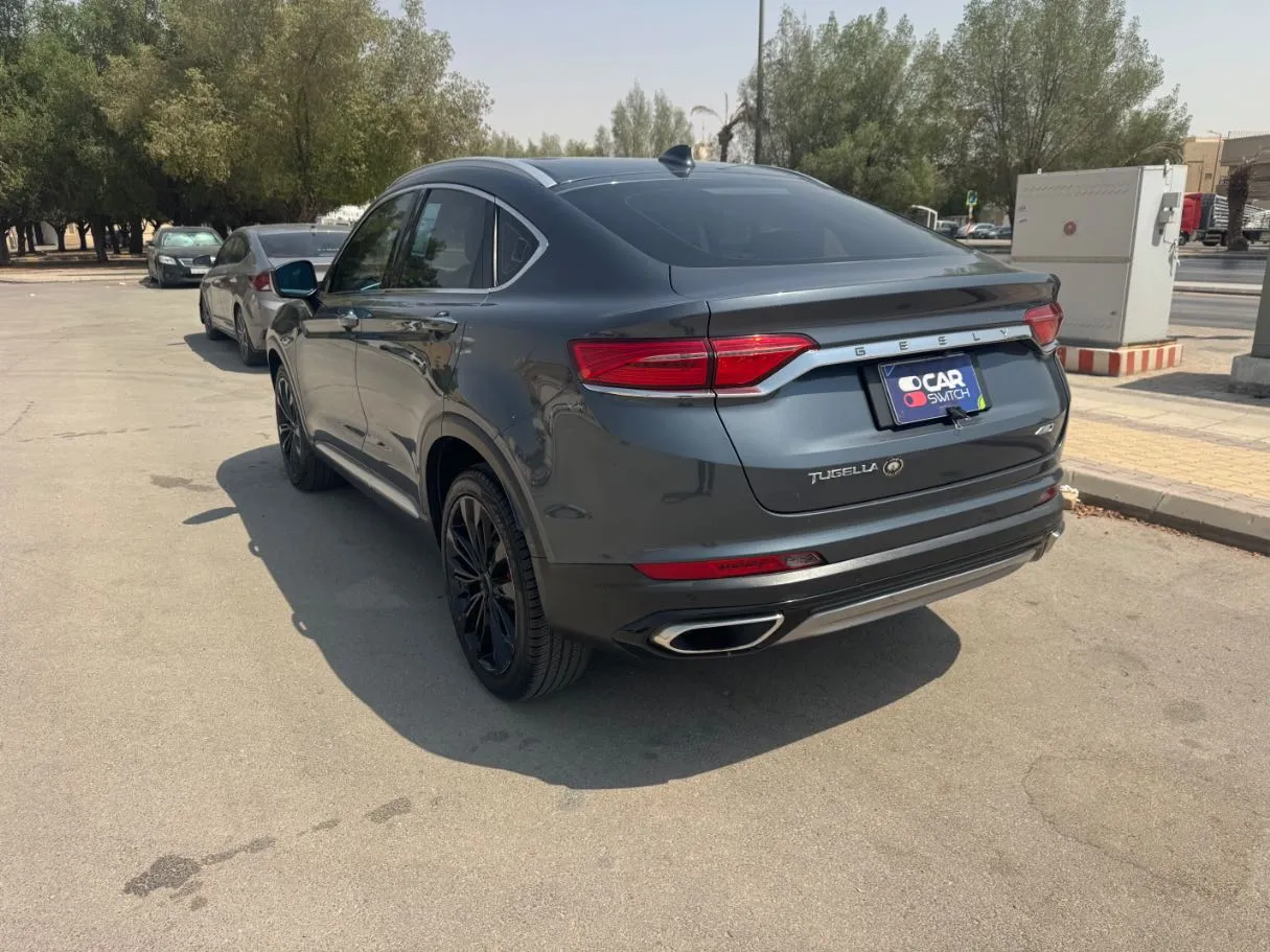 Car image 7