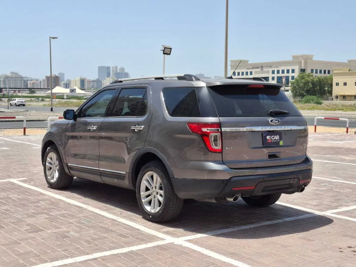 Car image 7