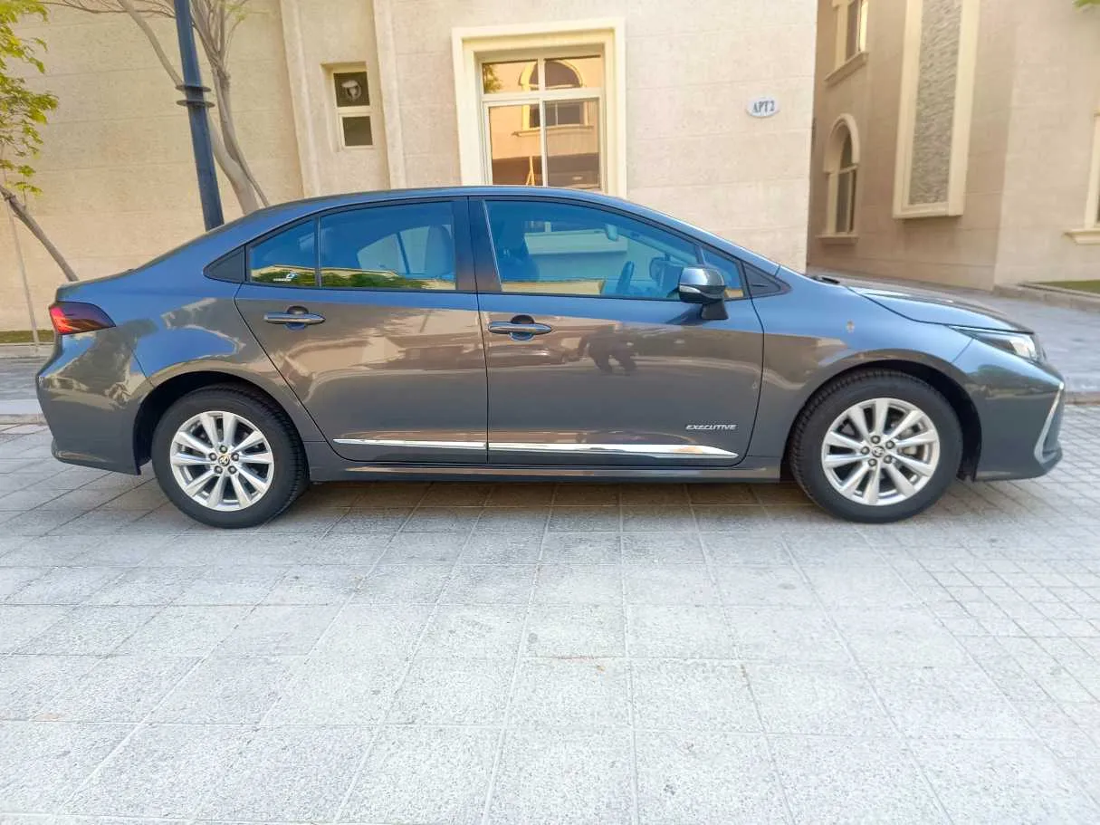 Car image 4