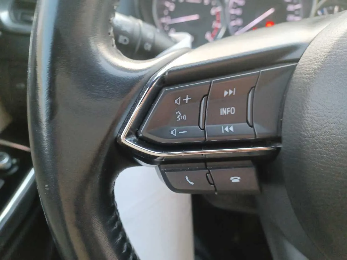 Car image 24