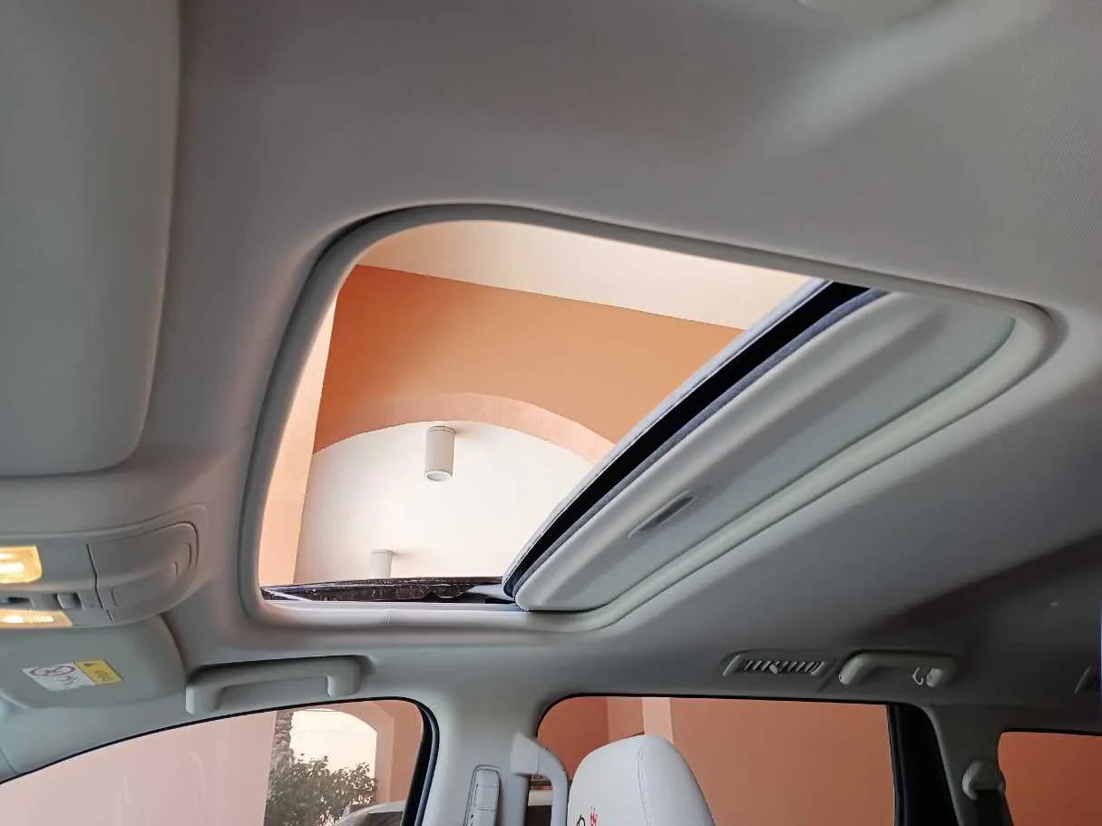 Car image 23