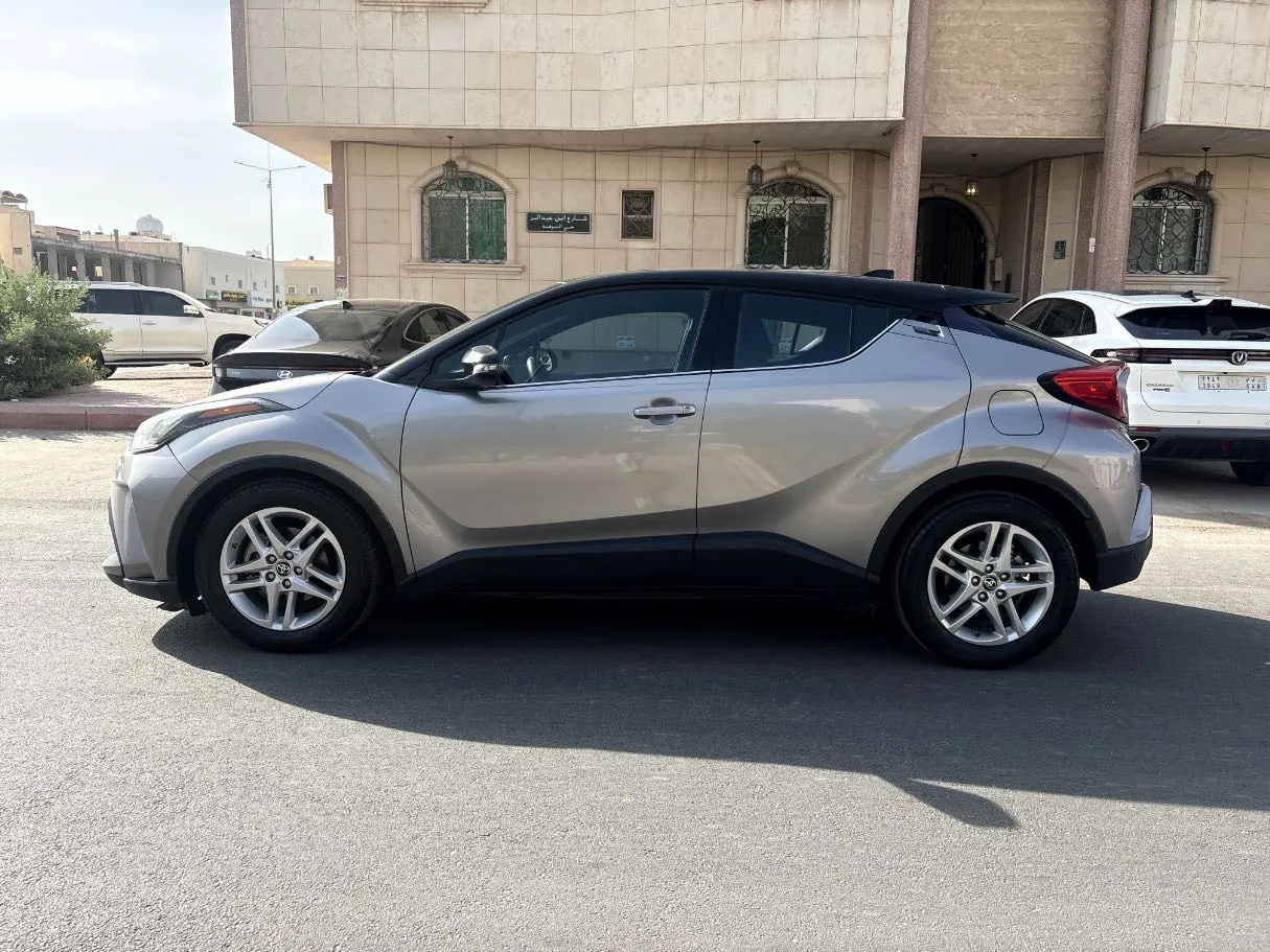 Car image 8