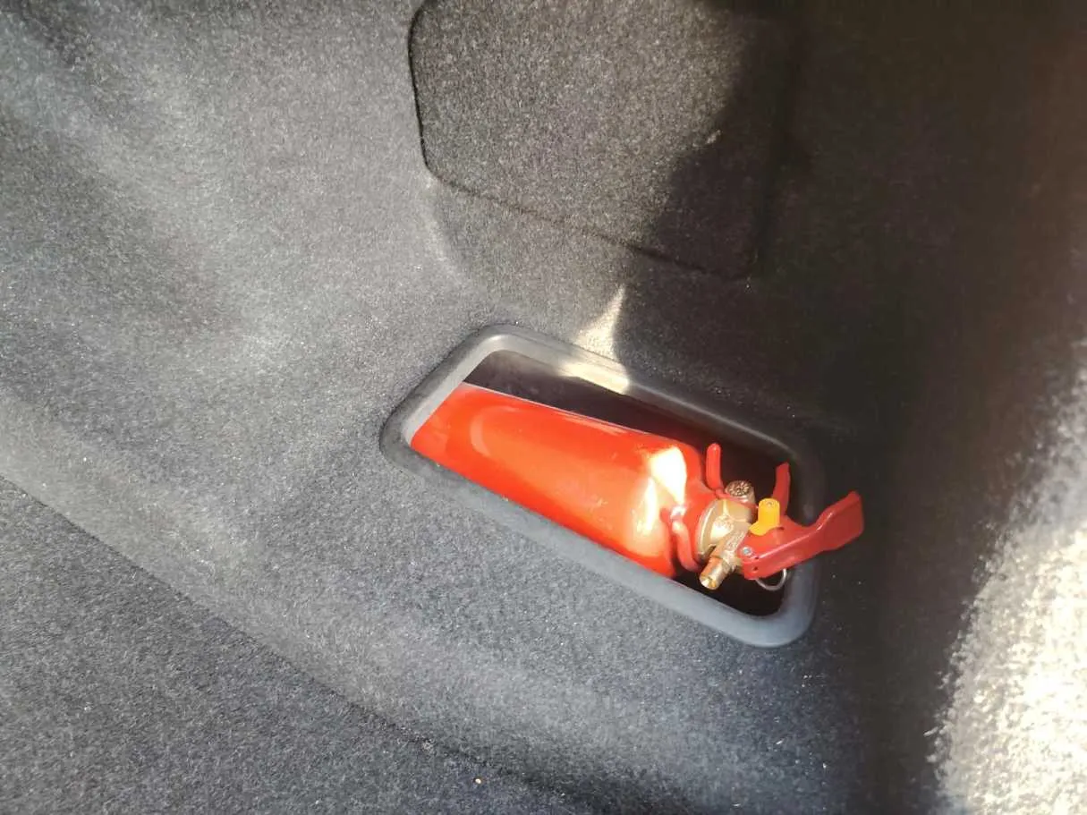 Car image 44