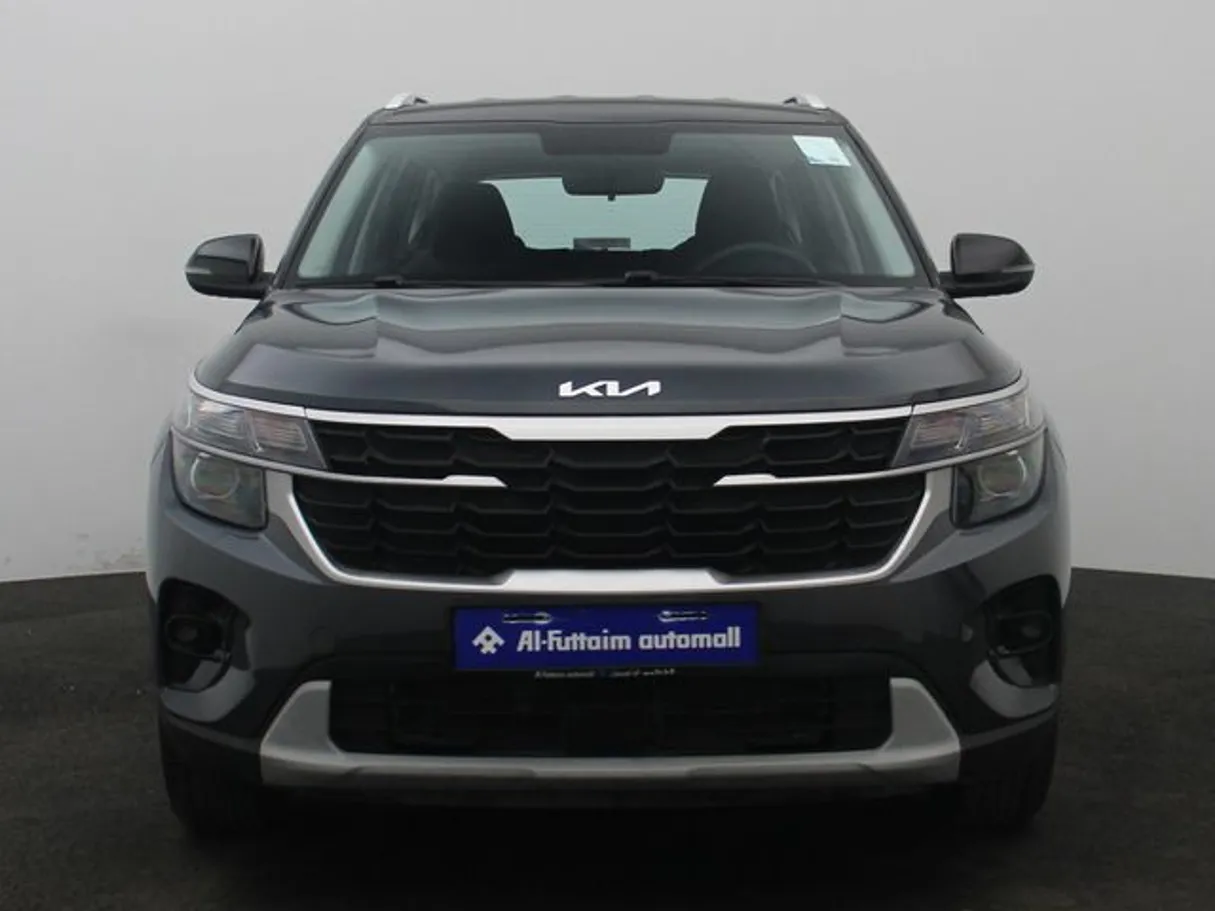 Car image 11