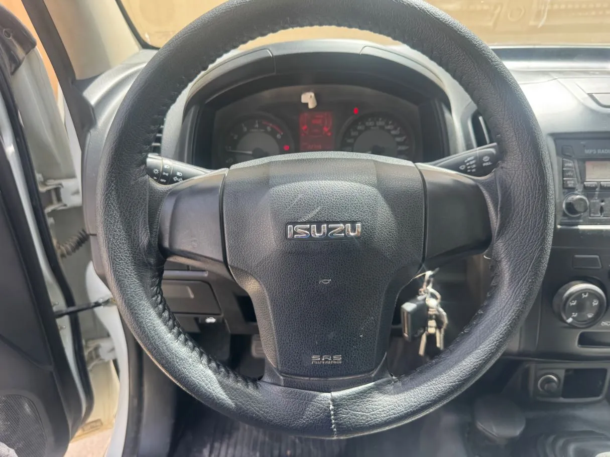 Car image 15