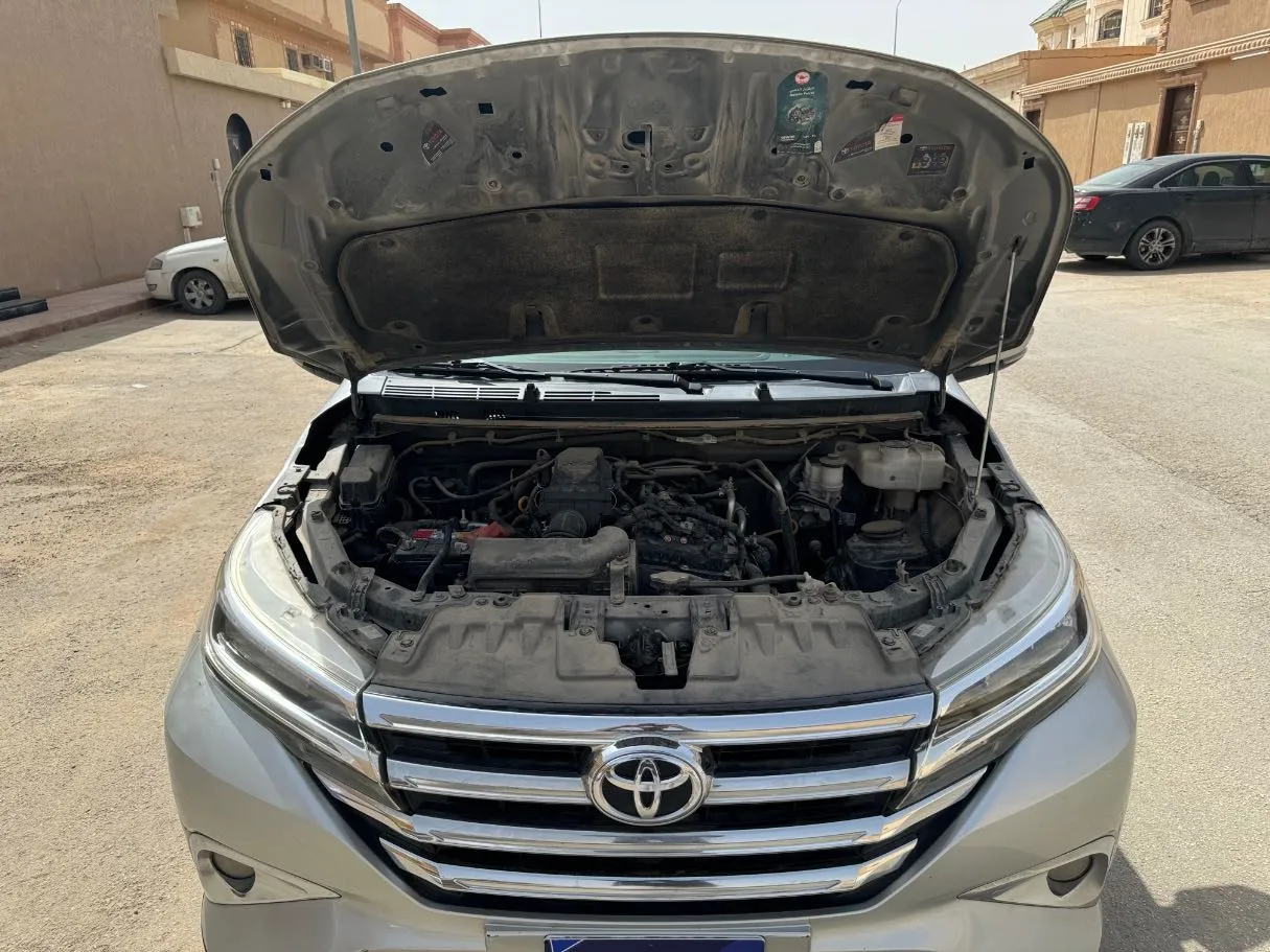 Car image 24
