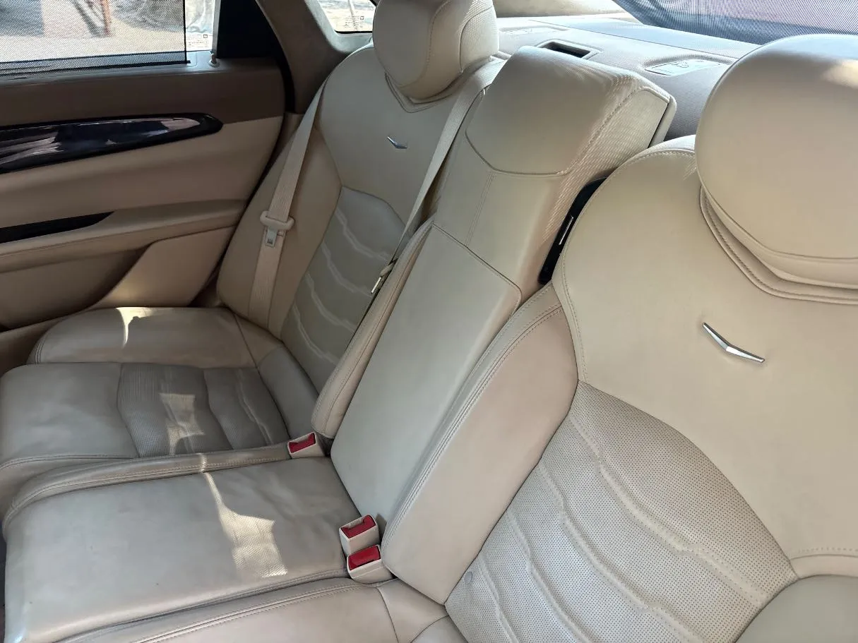 Car image 16