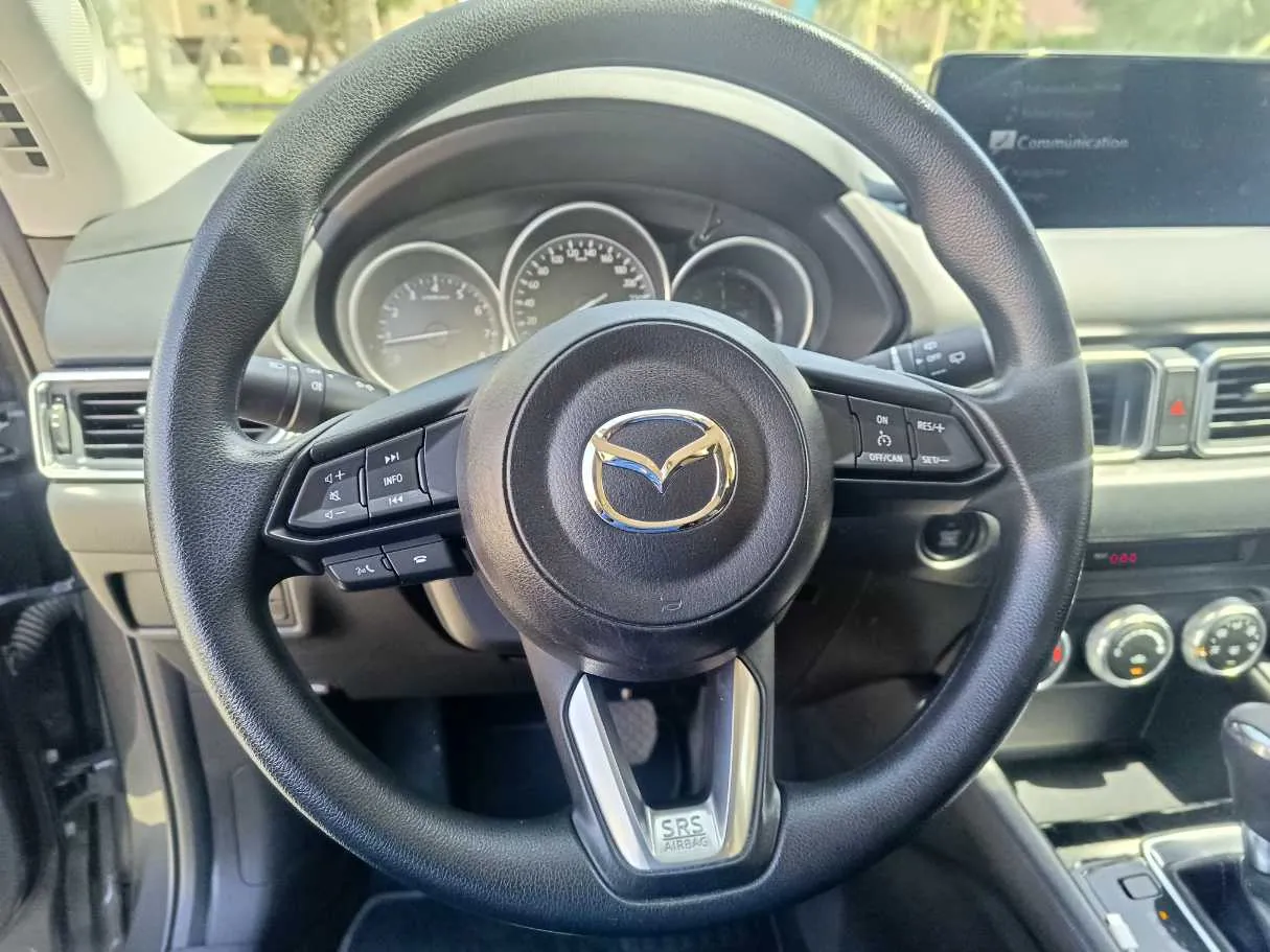 Car image 17