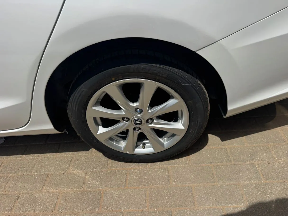 Car image 6