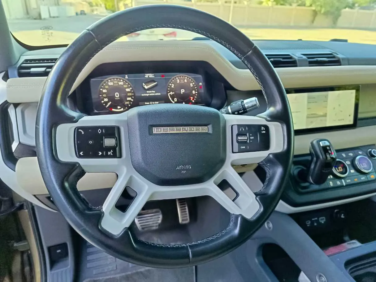 Car image 24