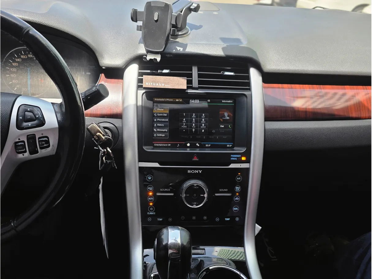 Car image 7