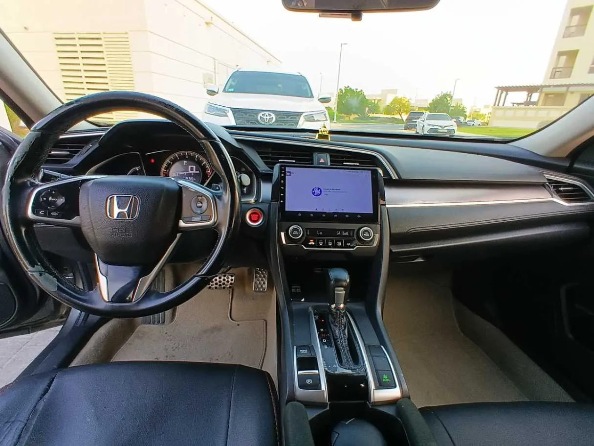 Car image 16