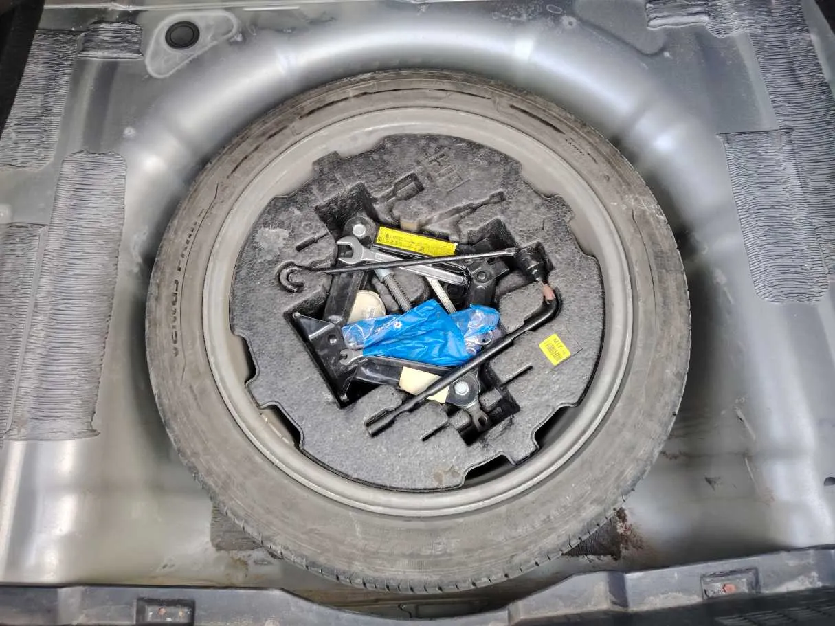 Car image 35