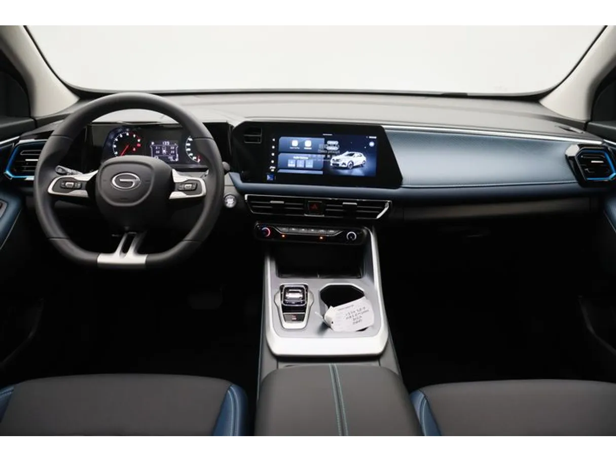 Car image 14