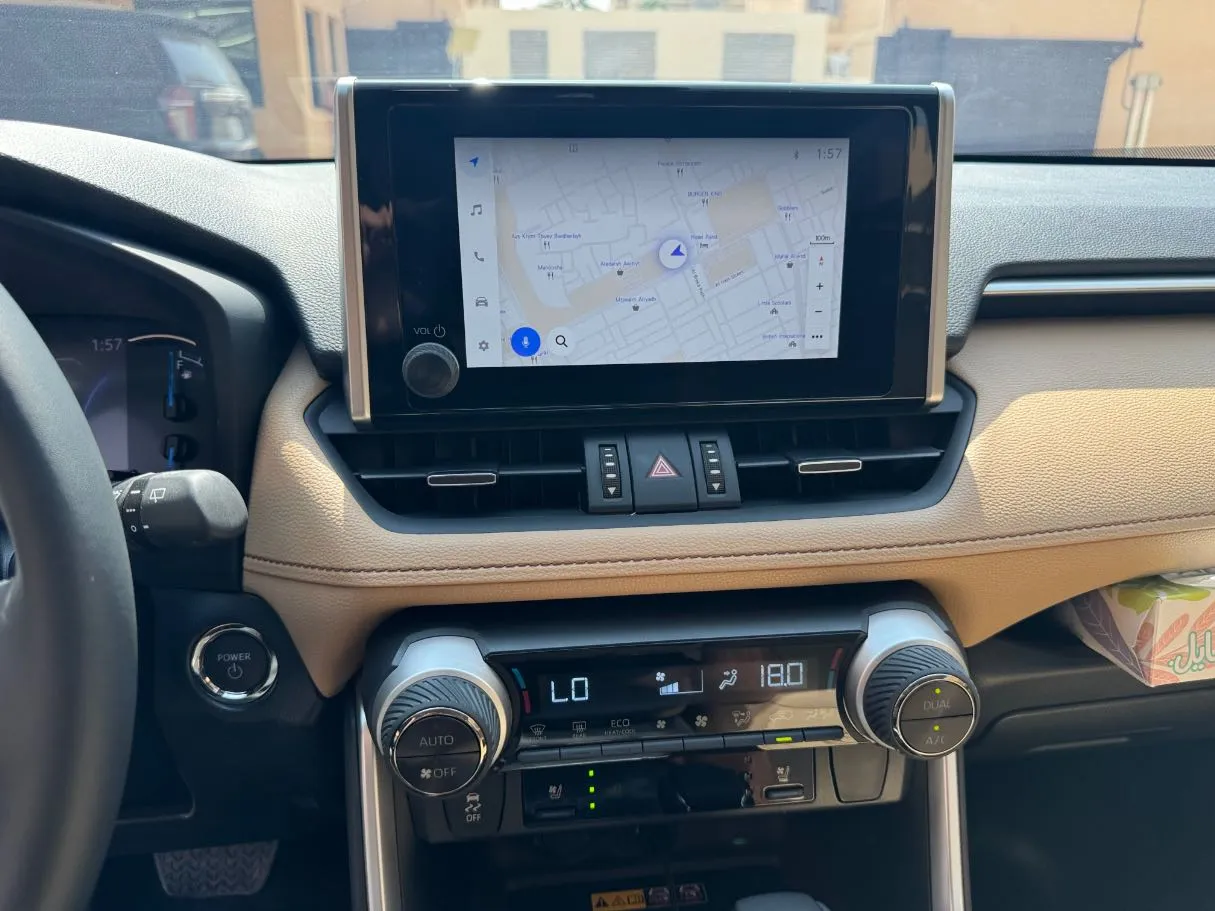 Car image 18