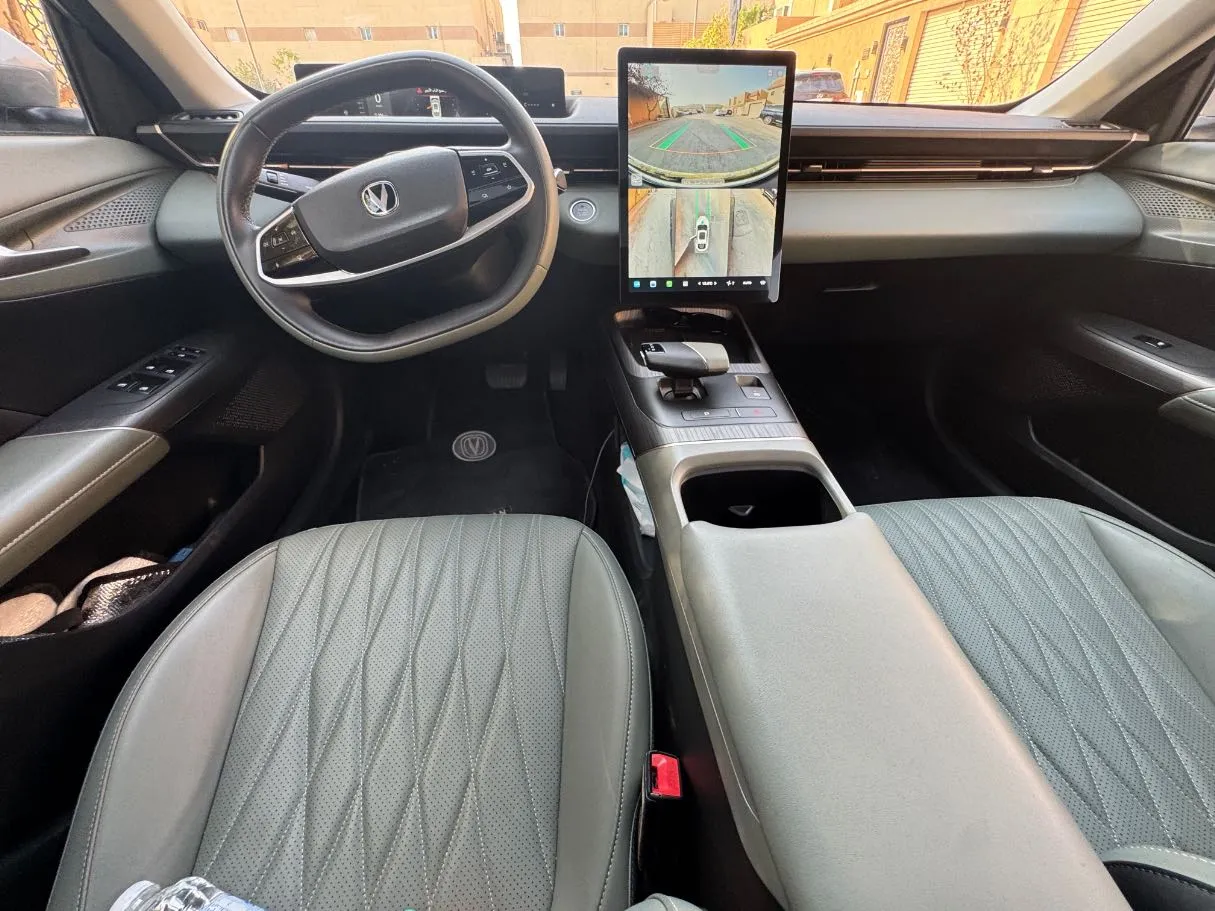 Car image 16