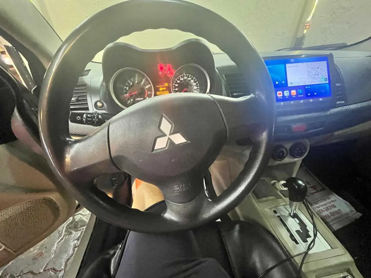 Car image 9