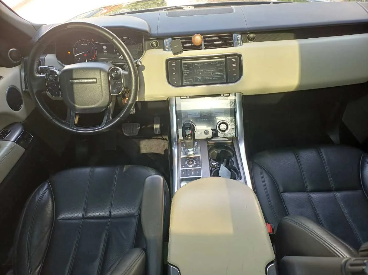 Car image 16