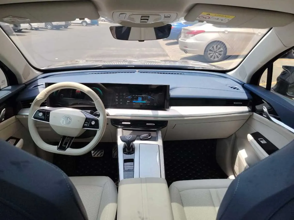 Car image 20