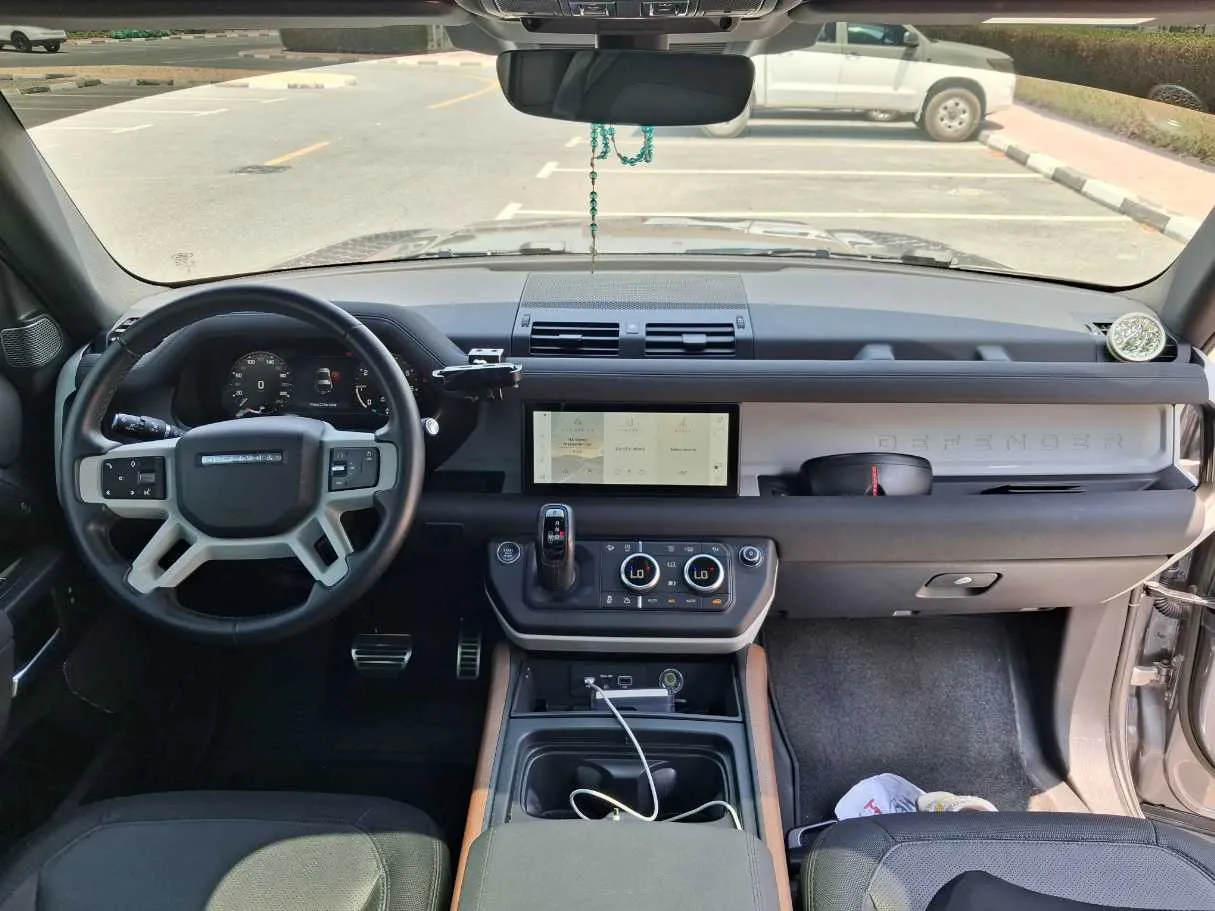 Car image 15