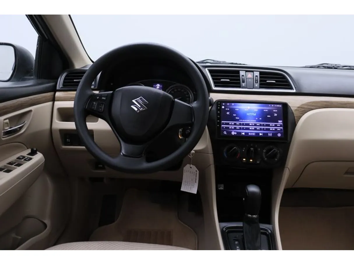 Car image 15