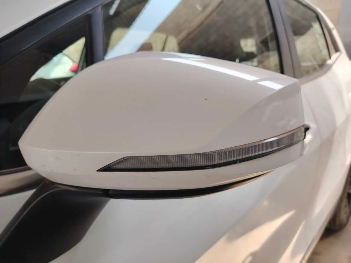 Car image 22