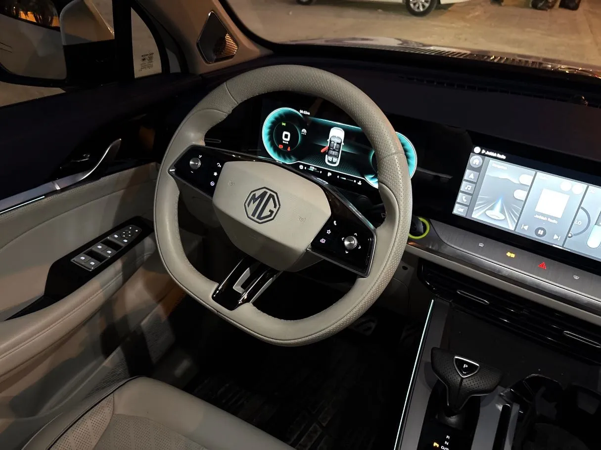 Car image 20