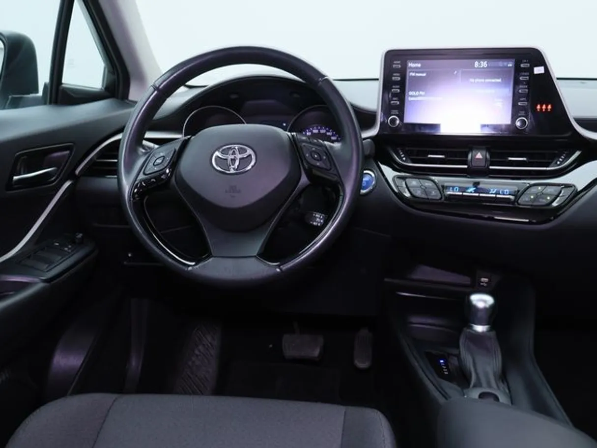 Car image 15