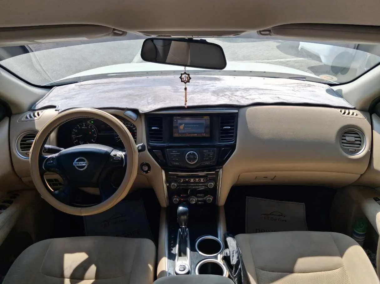 Car image 15