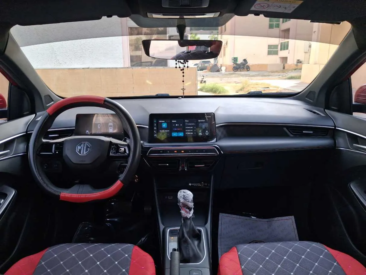 Car image 14