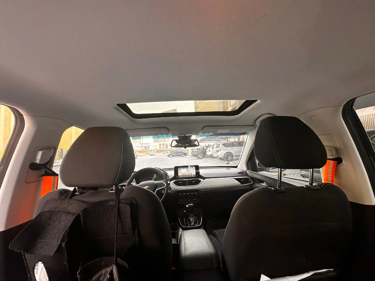 Car image 15