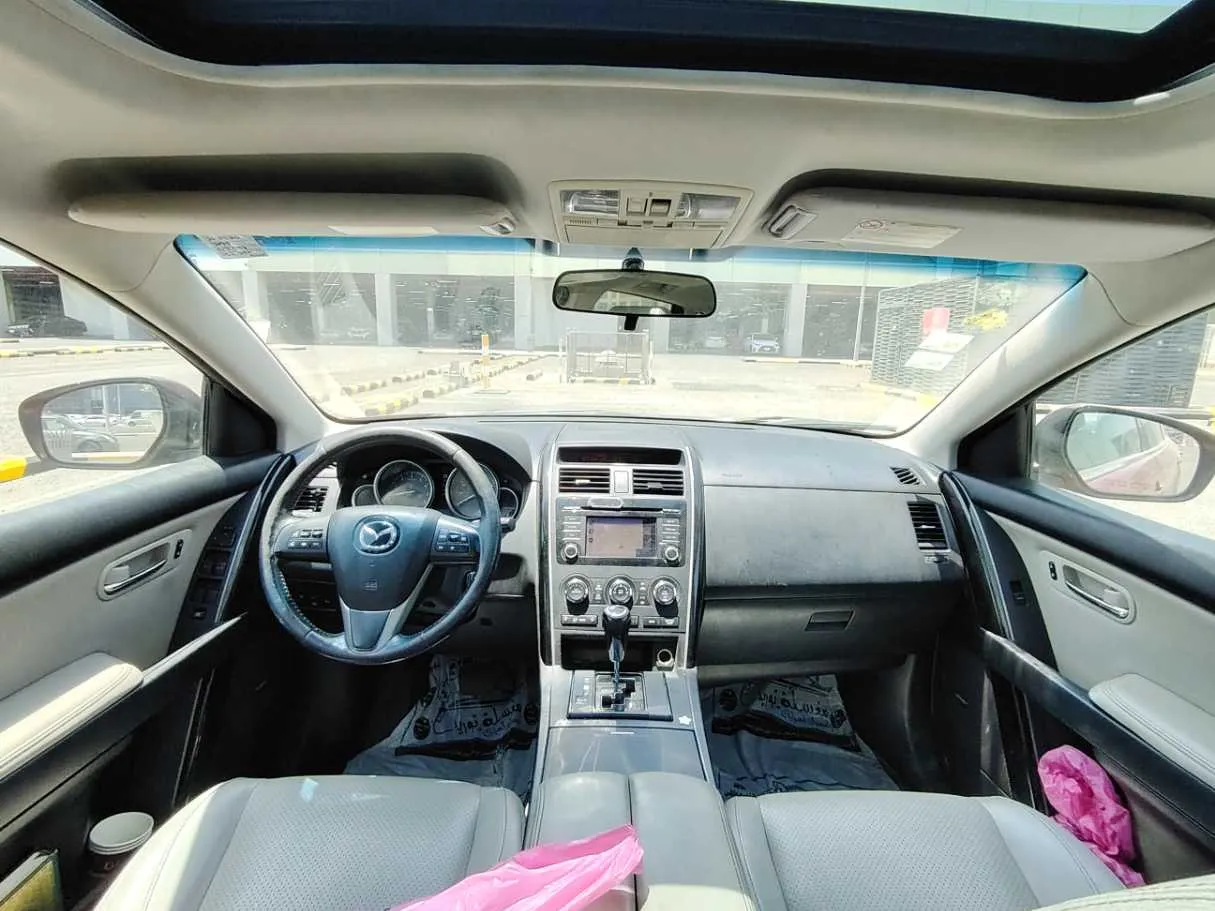 Car image 17