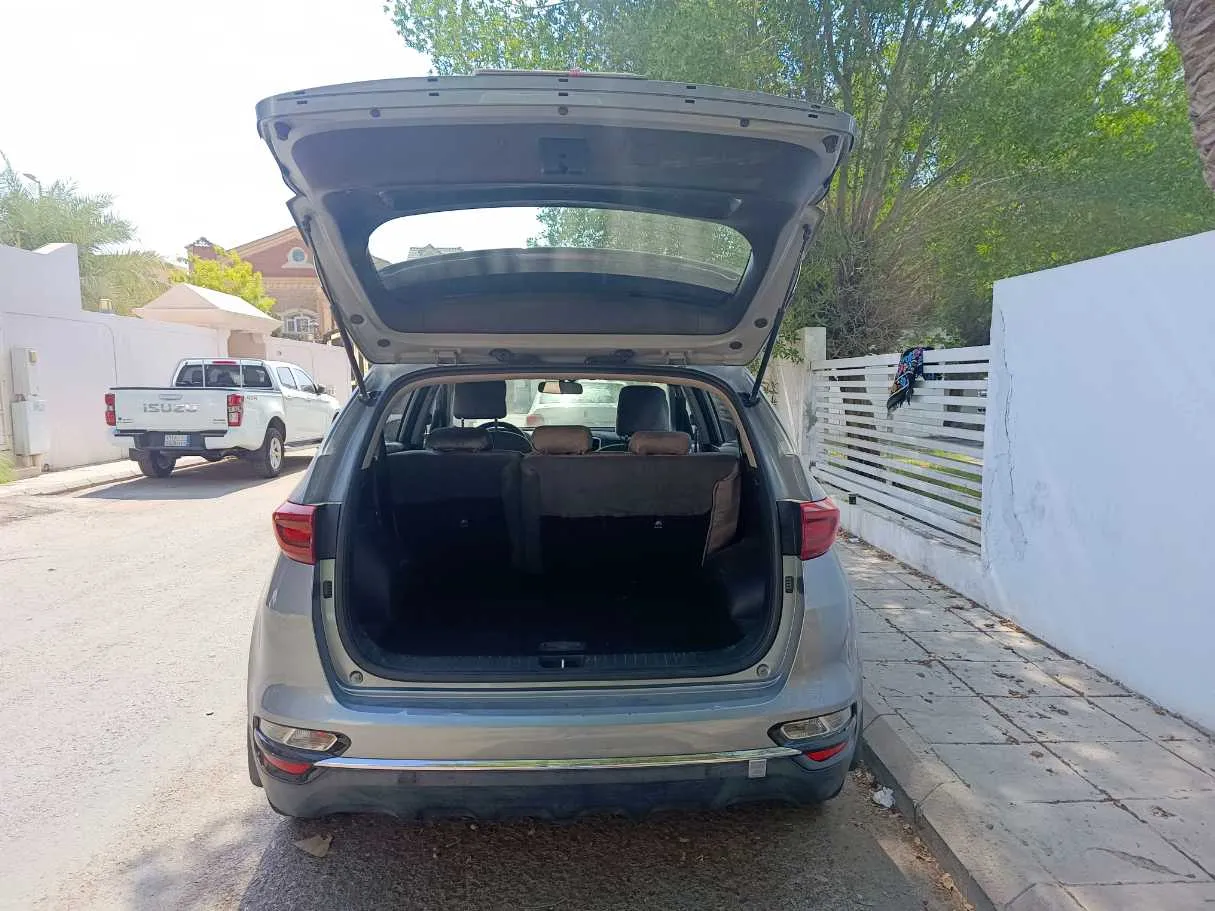 Car image 29