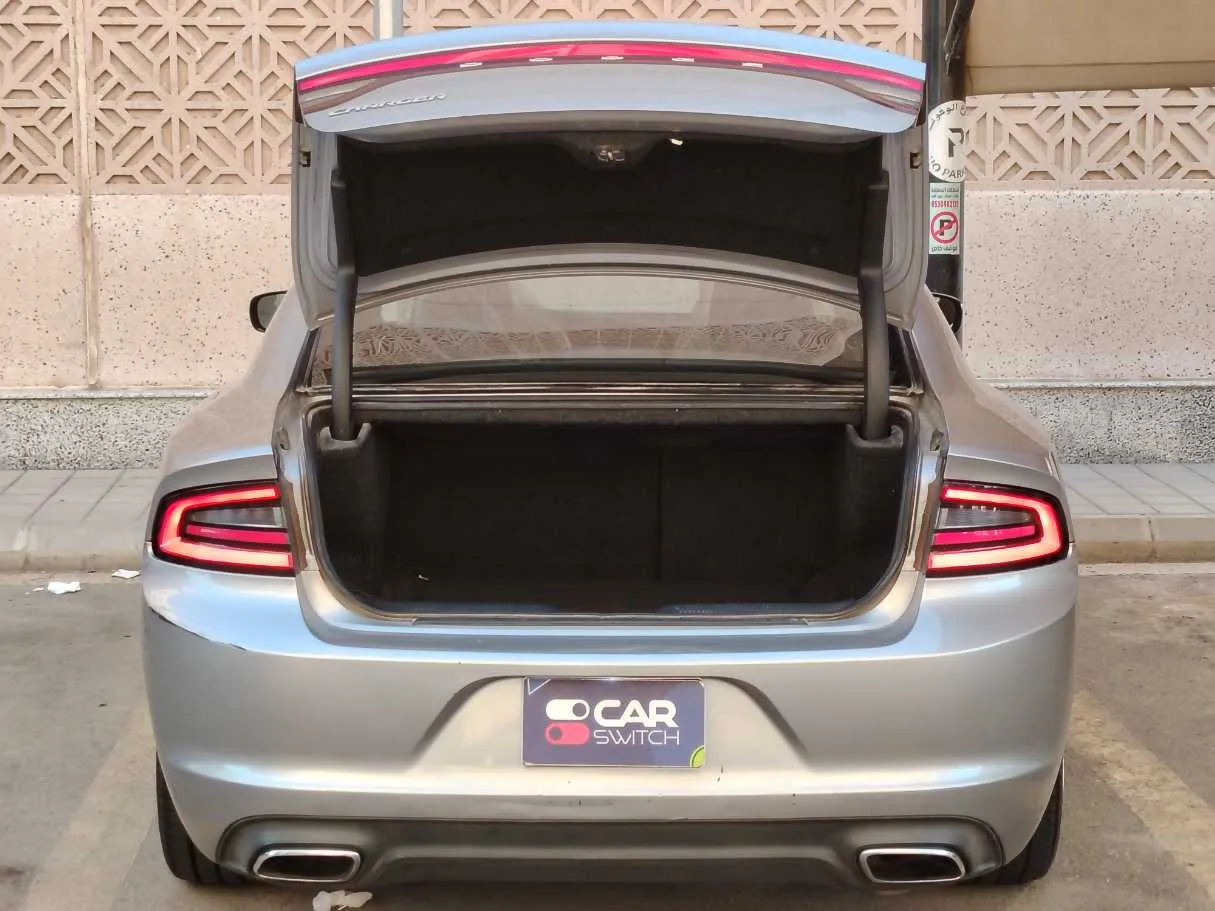 Car image 23