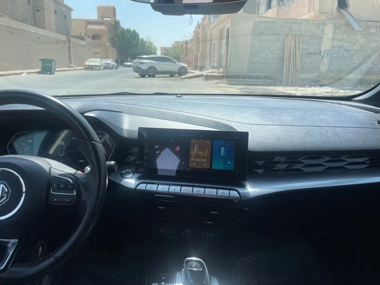 Car image 20