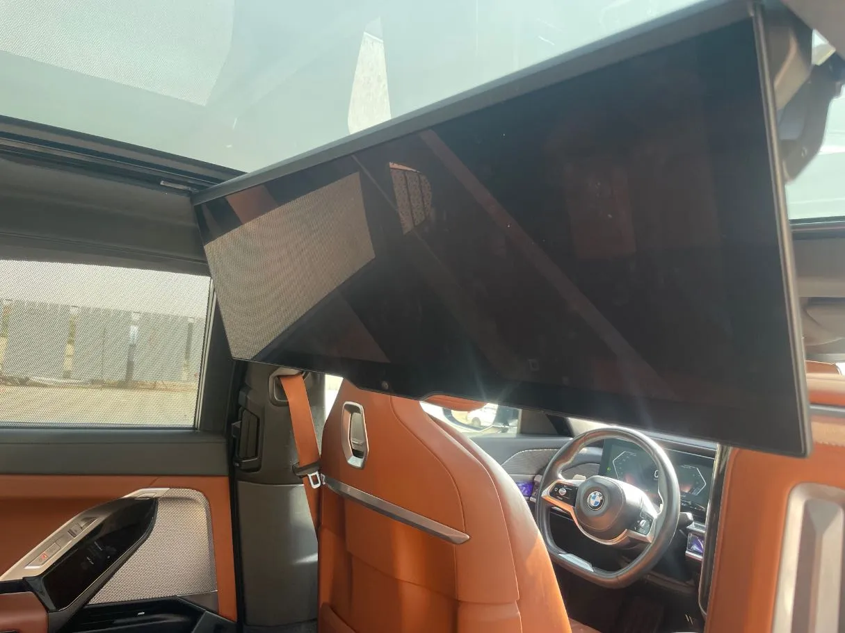 Car image 17