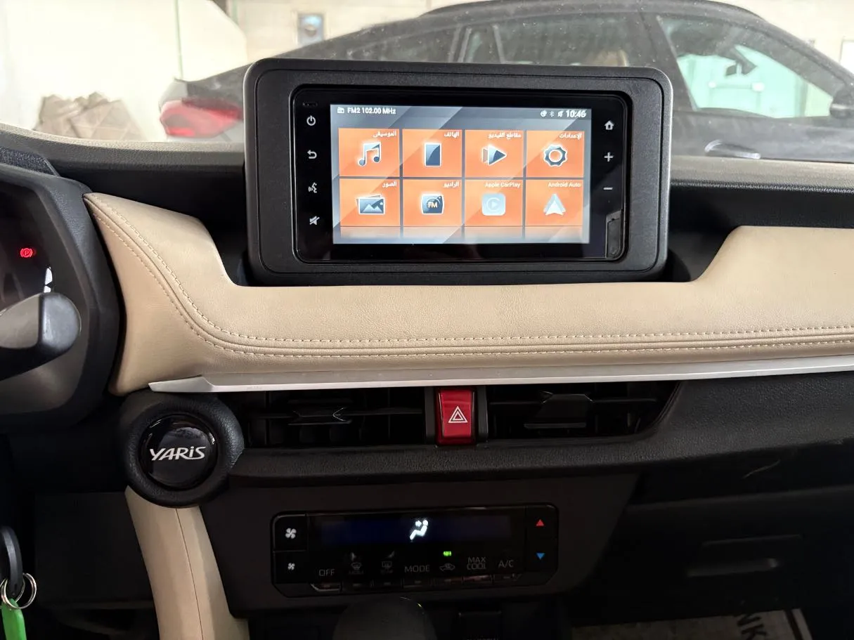 Car image 14