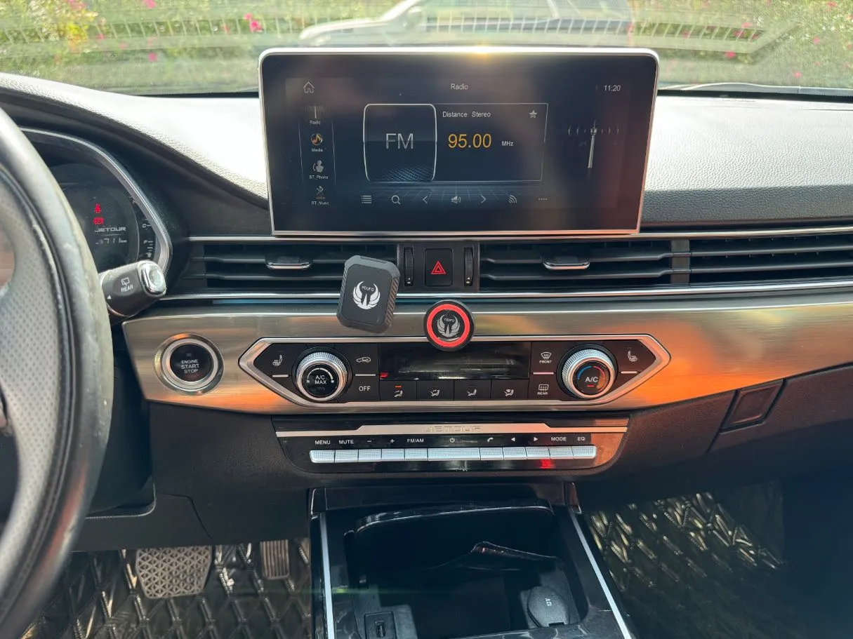 Car image 17