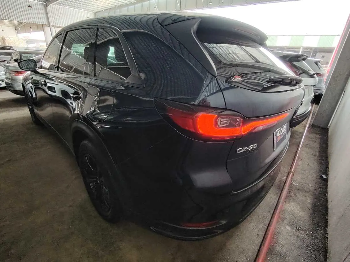 Car image 8