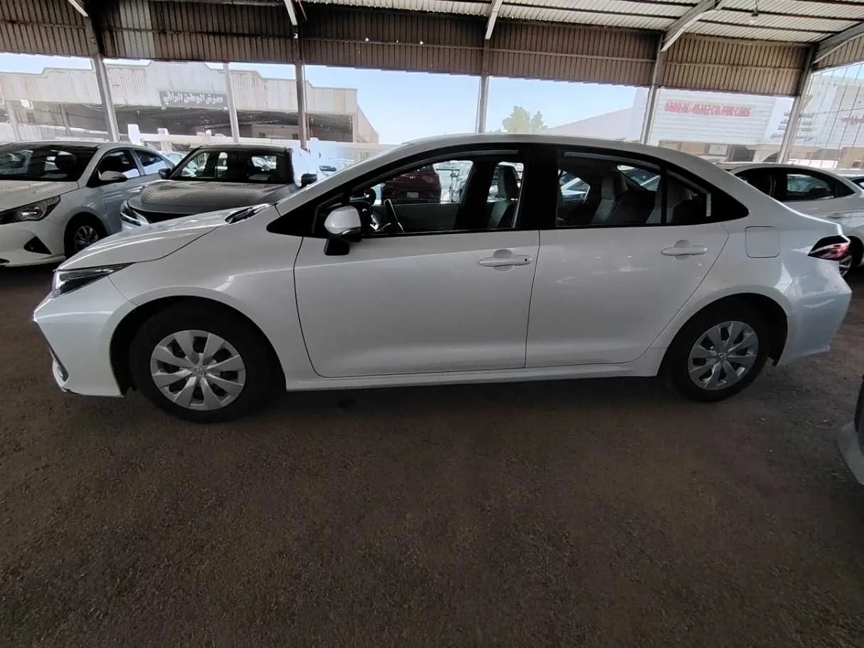 Car image 8