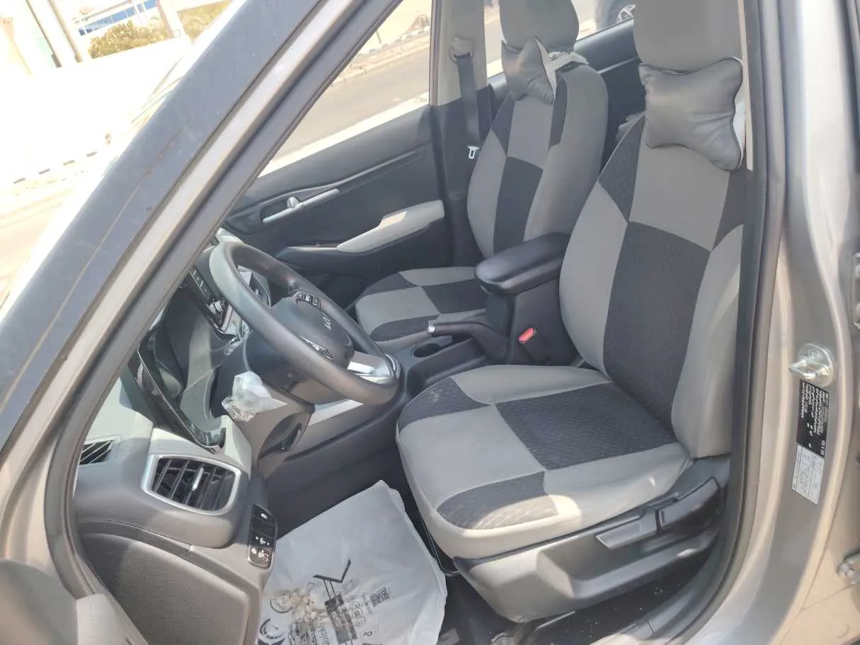 Car image 13