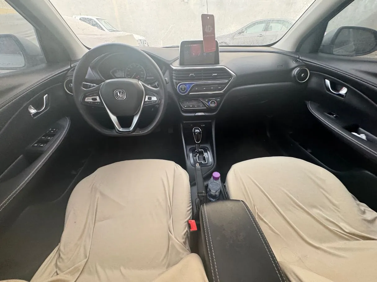 Car image 15
