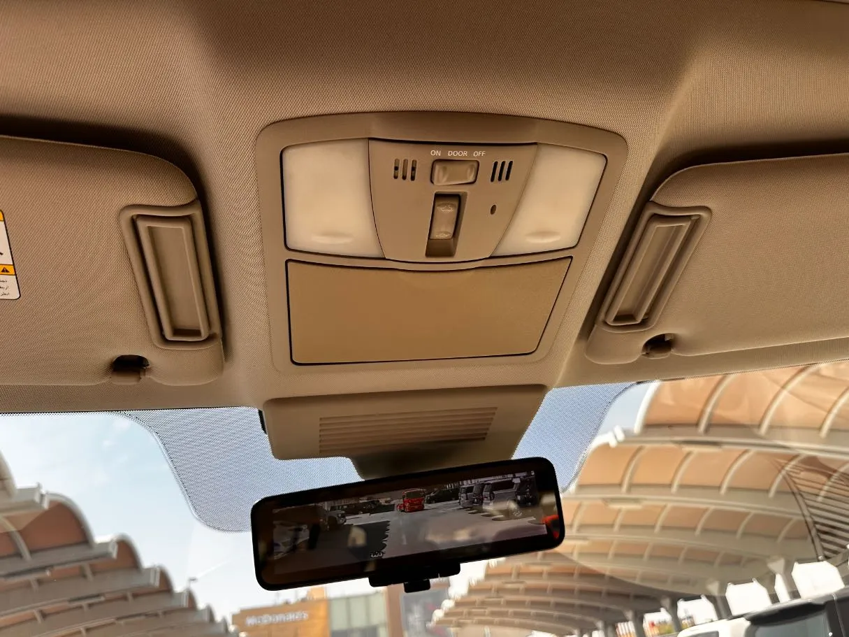 Car image 26