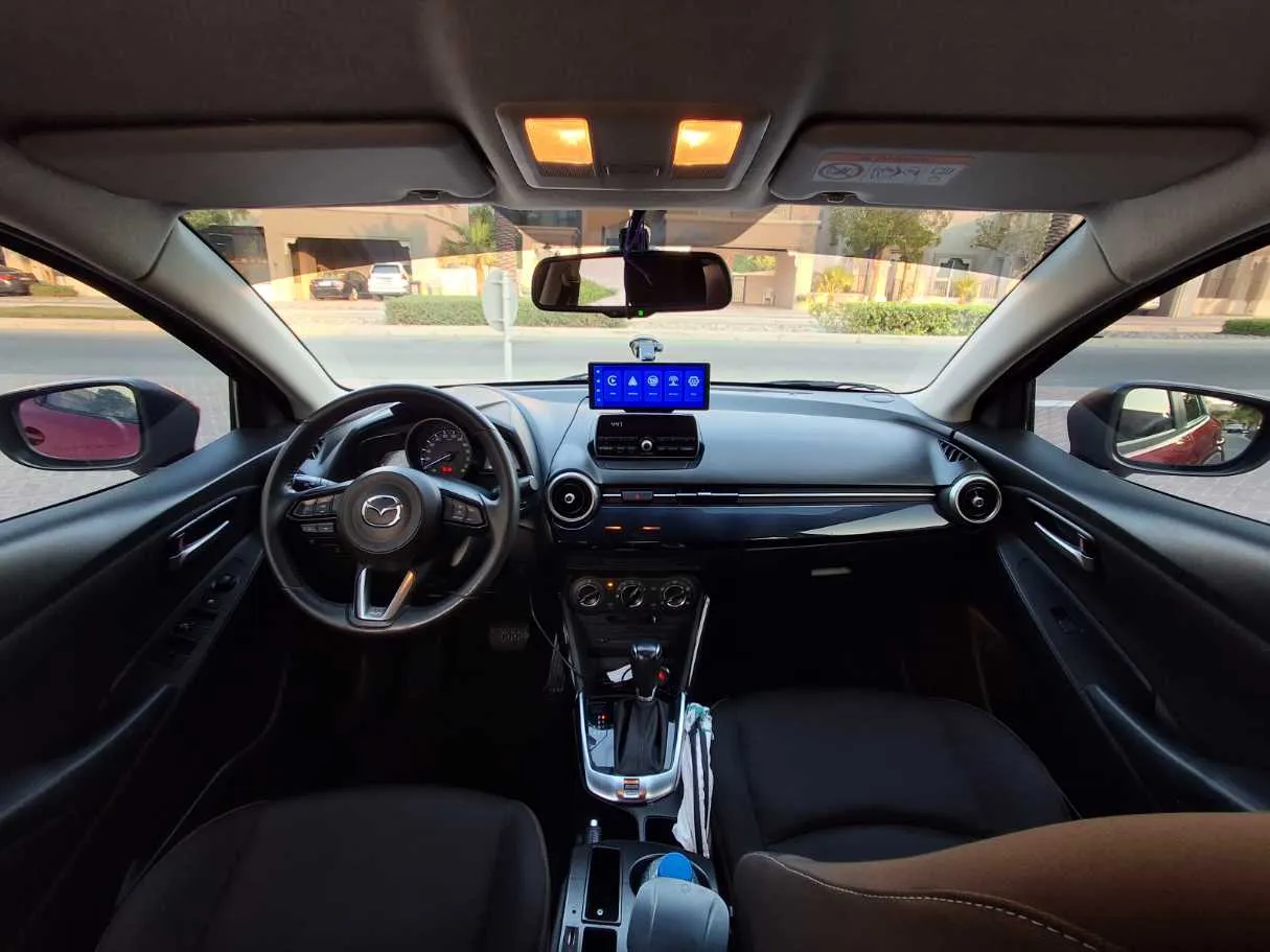 Car image 18