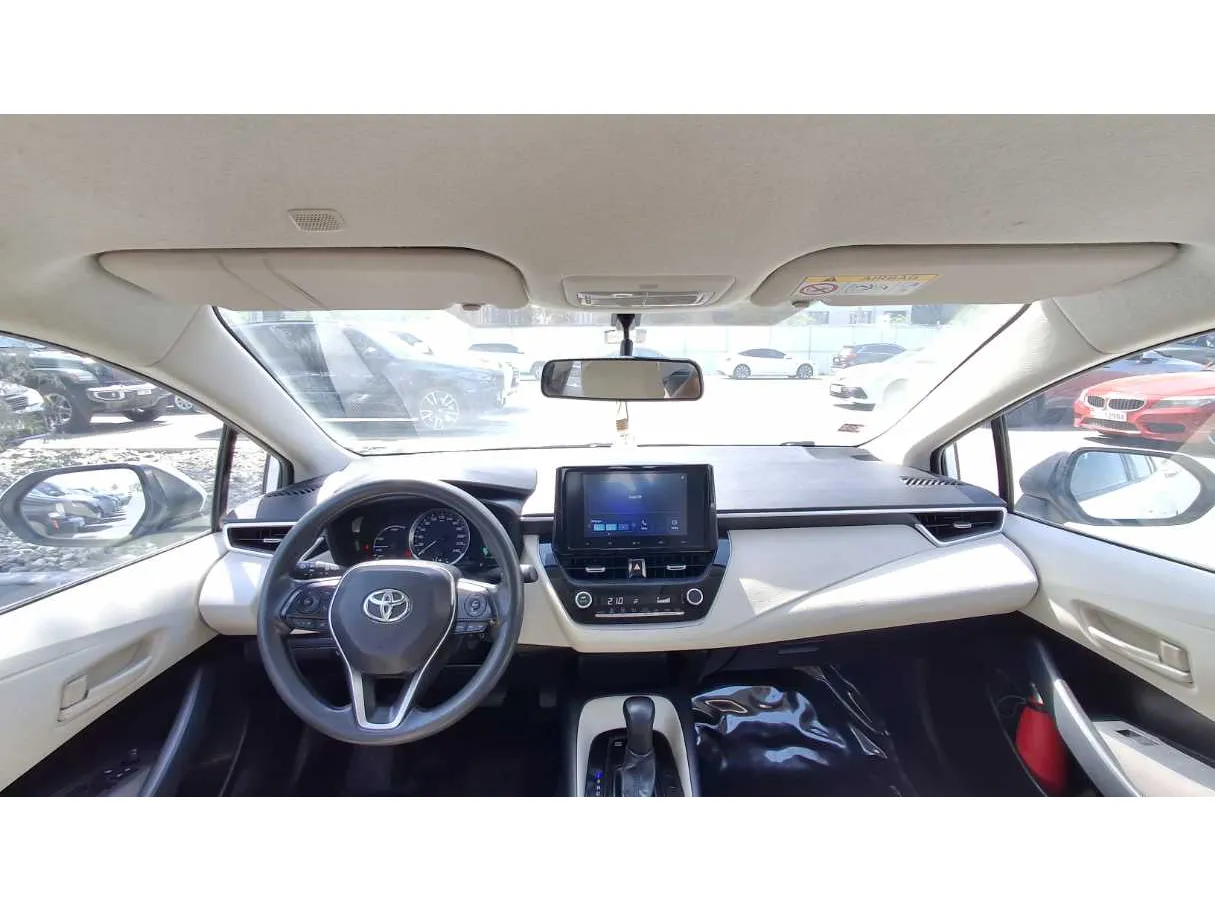Car image 19