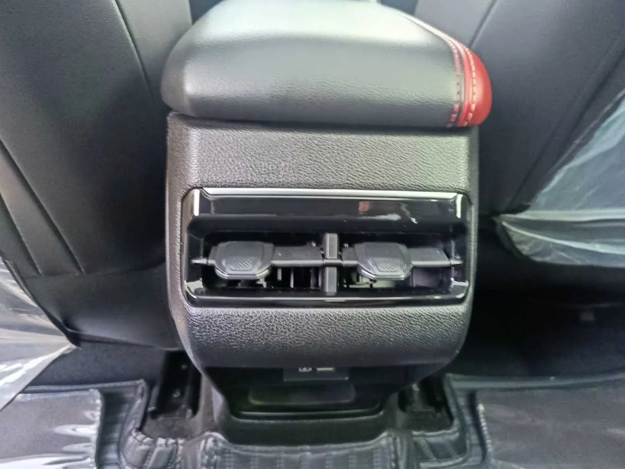 Car image 38
