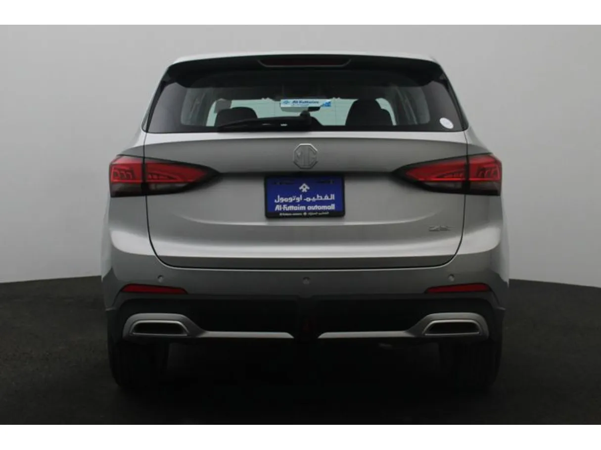 Car image 12