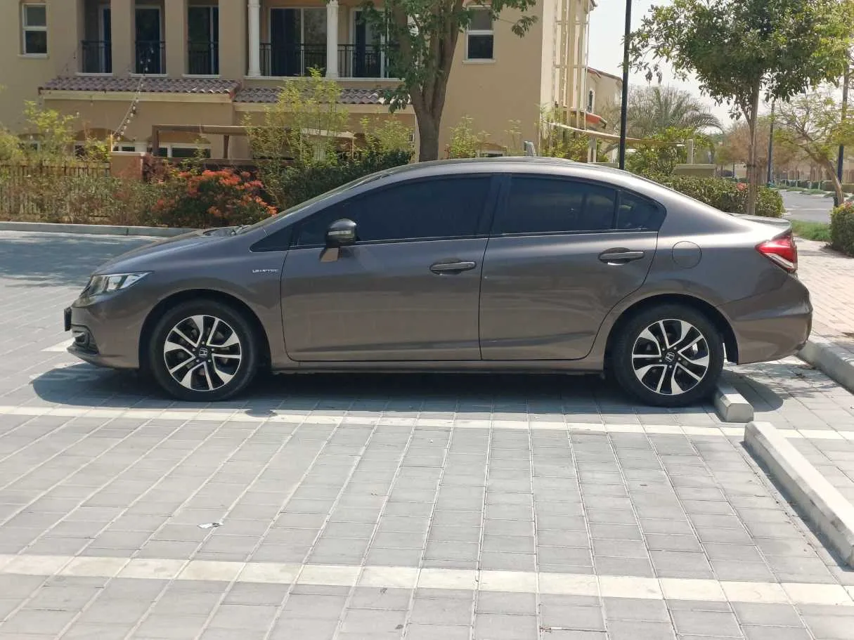 Car image 8