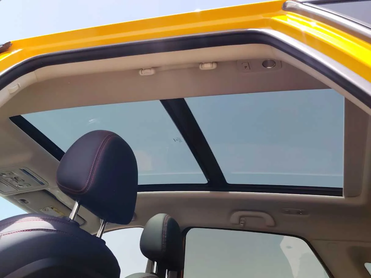 Car image 17