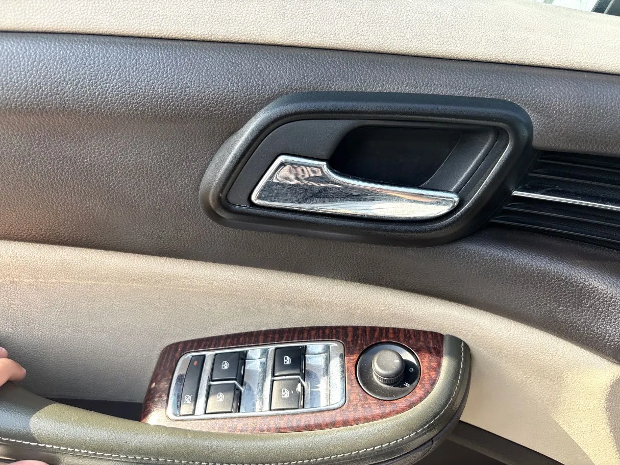 Car image 26
